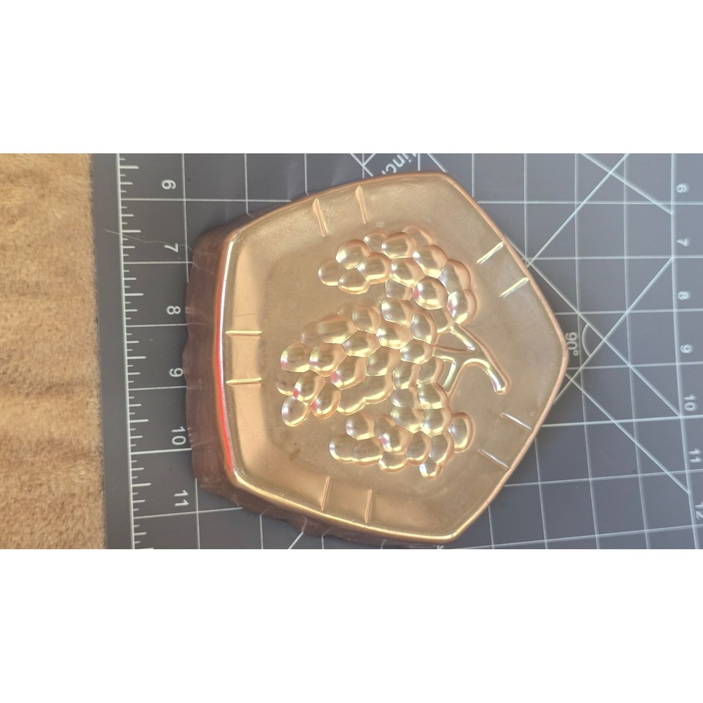 Vintage Copper Grape Cluster Shield Wall Hanging Kitchen Jello Mold Decor
